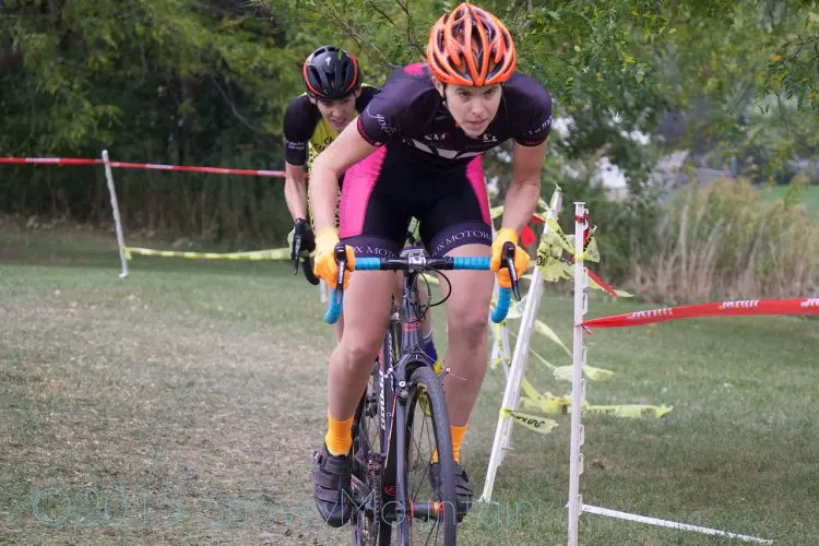 Amanda Schaap (Jenison, MI) took the lead from Maria Larkin (Chicago, IL) early in the first lap setting the stage an epic chase in the Women's 1/2/3.