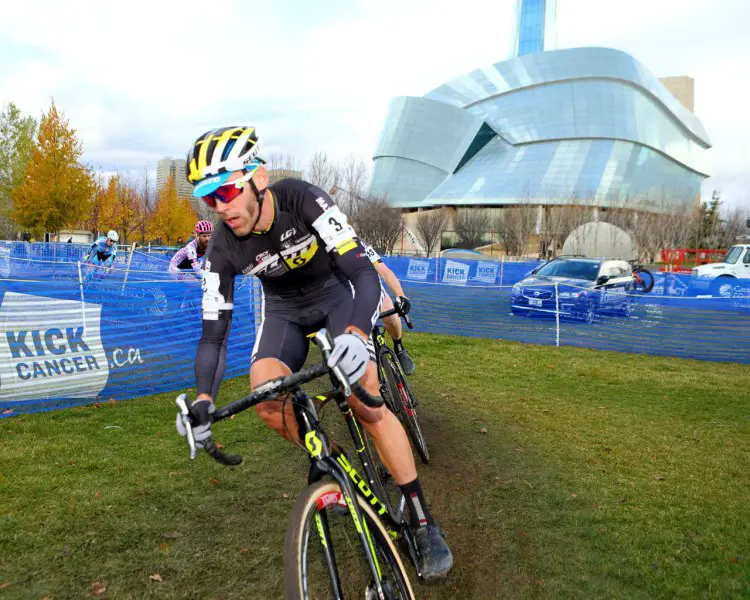 Geoff Kabush rode strong to 2nd place. © Randy Lewis/lewisimages