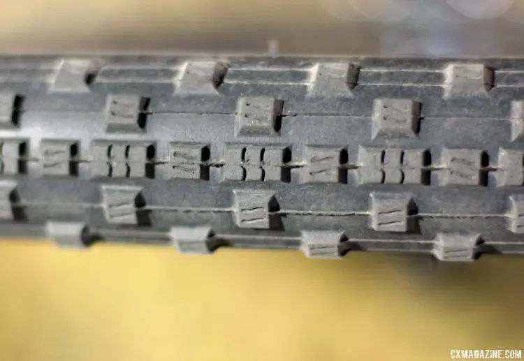 Maxxis Raze 700x33c clichers supplied the grip for Erica Zaveta's bike at CrossVegas 2015. © Cyclocross Magazine