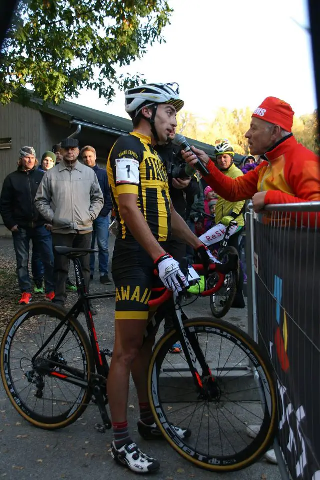 Martin Loo (Hawaii Express) gives a post-race interview after winning the elite men's race at the first Estonian cyclocross national championship in more than 20 years. © Jüri Savitski / spordipartner.ee