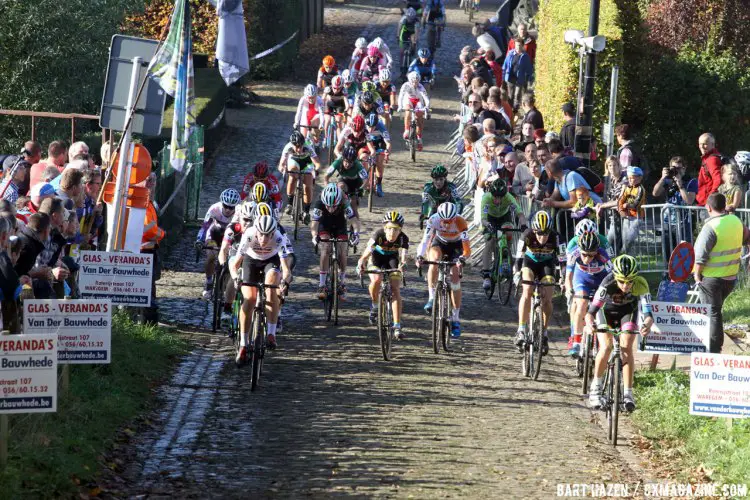 The race stayed together early on, but the 22% grade of the Koppenberg soon strung things out. © Bart Hazen