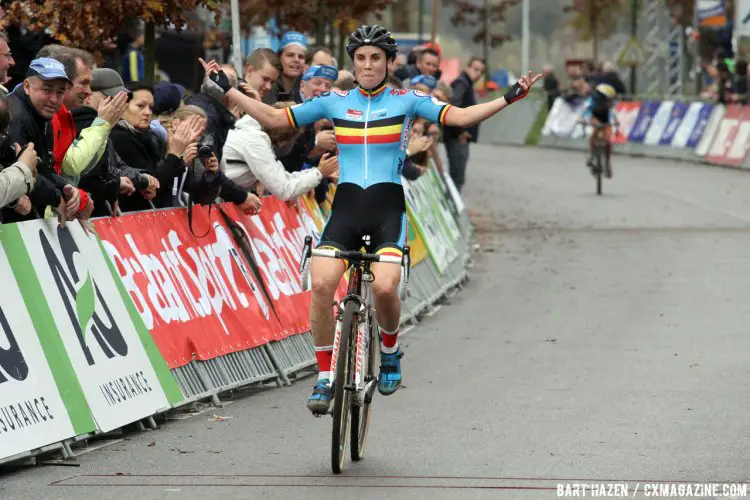 File photo: Sanne Cant, shown here at the European Cyclocross championships, continunted her winning ways with a victory at Superprestige Gavere. © Bart Hazen