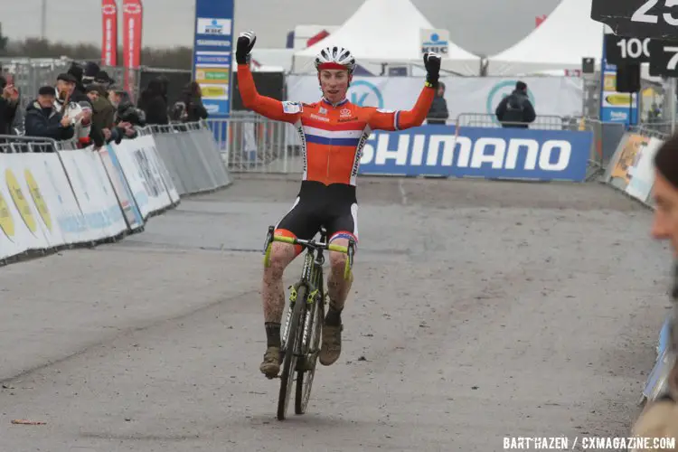 Junior race winner and new World Cup leader, Jens Dekker. © Bart Hazen