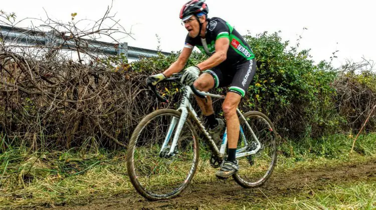 Gunnar Shogren en route to victory in the 45+ Master's race at Ed Sander Memorial Cyclocross. © Neil Schirmer