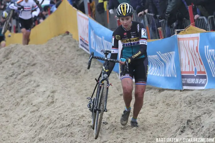 Nikki Harris continues her strong season with a second place. 2015 Koksijde World Cup Women. © B. Hazen / Cyclocross Magazine