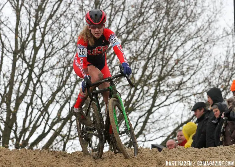 Emma White navigates the sandy descent, and prepares to drag her foot. 2015 Koksijde World Cup Women. © B. Hazen / Cyclocross Magazine