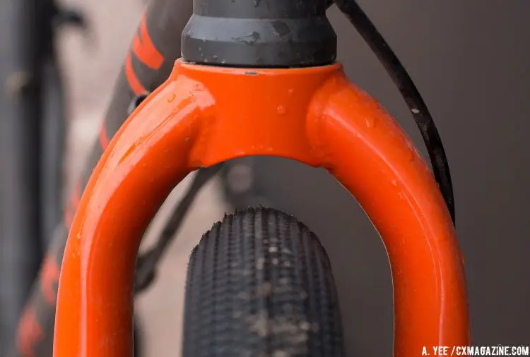 The Marin Four Corners Elite features a butted chromoly fork with clearance for 2.1" tires, lowrider rack and fender mounts and a 15mm thru-axle. © Cyclocross Magazine