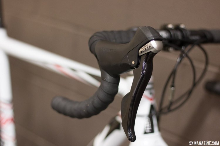  Shimano 105 STI shift levers are paired with 105 front and rear derailleurs to keep the shifting crisp on the 2016 Ridley X-Ride 30. © Cyclocross Magazine