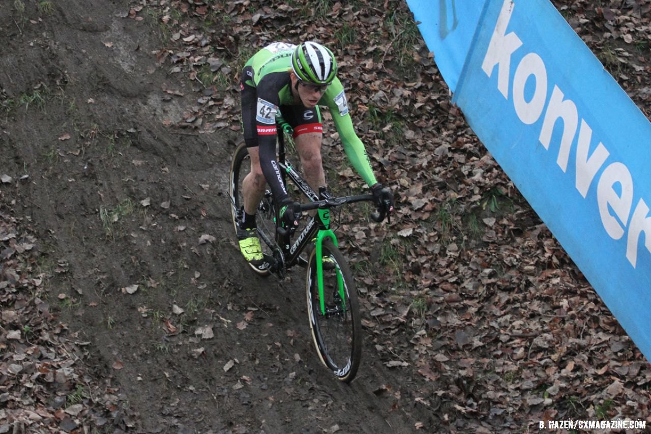 High speed , technical drops await Namur racers after most of the course's short, steep climbs. © Bart Hazen