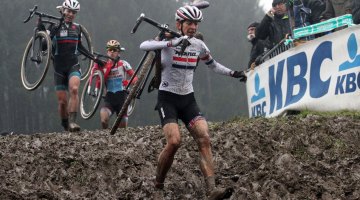 Helen Wyman's strong running and mud-riding abilities helped her take the win at Spa-Francorchamps. © Bart Hazen