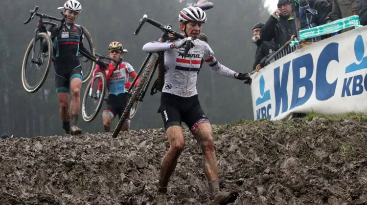 Helen Wyman's strong running and mud-riding abilities helped her take the win at Spa-Francorchamps. © Bart Hazen