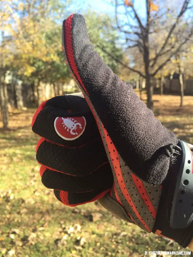Thumbs up for Castelli's CW.6.0 Cyclocross glove. © Cyclocross Magazine