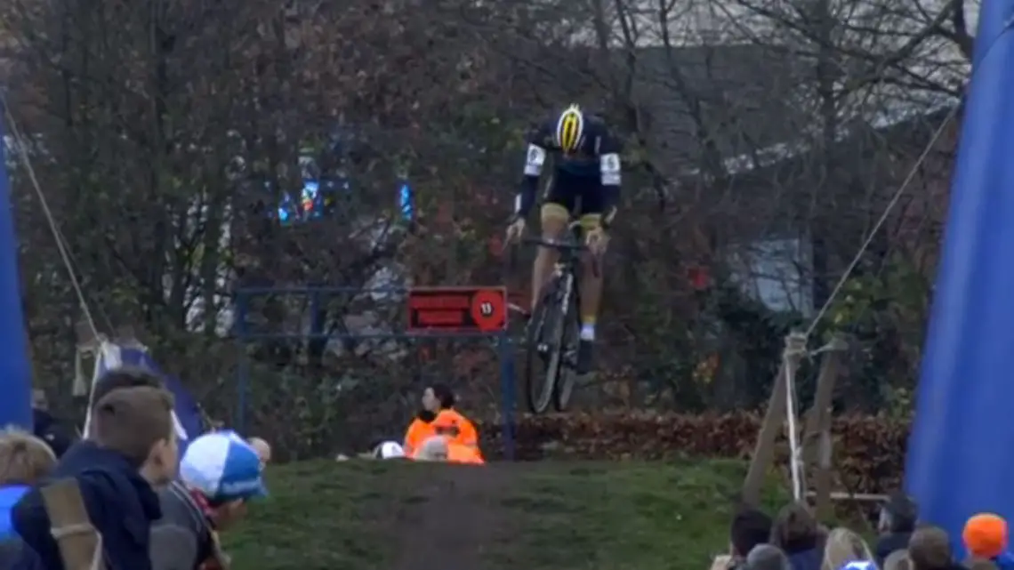 Tom Meeusen boosting a jump en route to his win at Azencross.