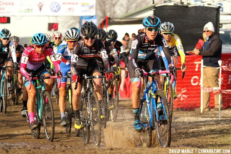 Caroline Mani takes to the front of the Elite Women's race at Jingle Cross. © David Mable