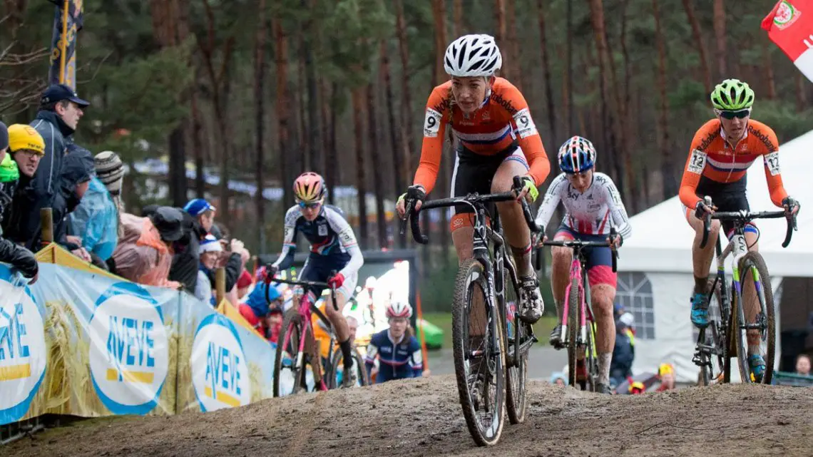 Sophie de Boer was in control early in the race. © Pieter Van Hoorebeke / Cyclocross Magazine