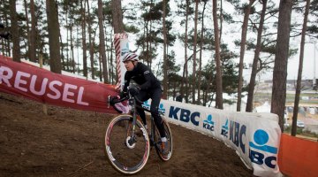 Helen Wyman takes stock of the World Championship course. Course Inspection. 2016 UCI Cyclocross World Championships. © P. Van Hoorebeke/Cyclocross Magazine