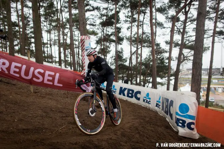 Helen Wyman takes stock of the World Championship course. Course Inspection. 2016 UCI Cyclocross World Championships. © P. Van Hoorebeke/Cyclocross Magazine