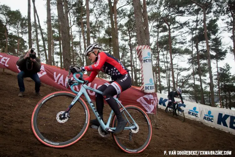 Katie Compton during pre-ride. Course Inspection. 2016 UCI Cyclocross World Championships. © P. Van Hoorebeke/Cyclocross Magazine