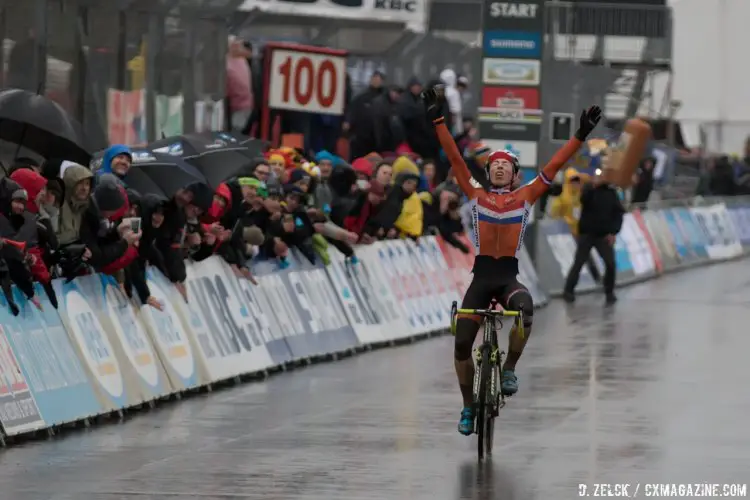Jens Dekker celebrates his moment of glory in winning the 2016 Junior Men's World Championships. © Danny Zelck / Cyclocross Magazine