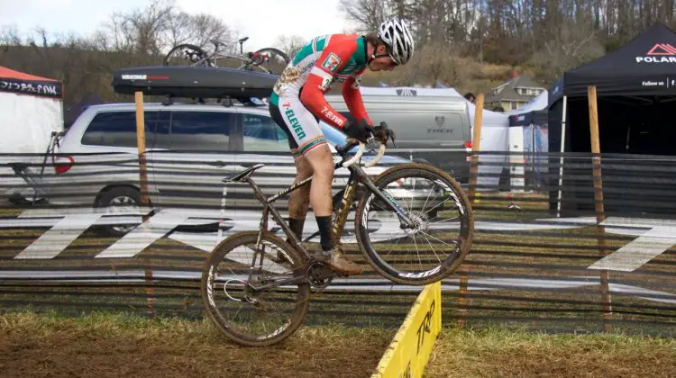 A Boulder Junior Cycling racer hops the planks with ease.© N. Schneeberger / Cyclocross Magazine