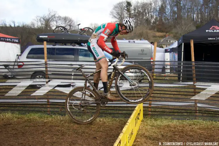 A Boulder Junior Cycling racer hops the planks with ease.© N. Schneeberger / Cyclocross Magazine