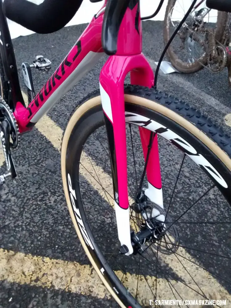 Harris rides Zipp's 303 tubualrs wrapped in Dugast rubber. 2016 British National Championships. © Ted Sarmiento
