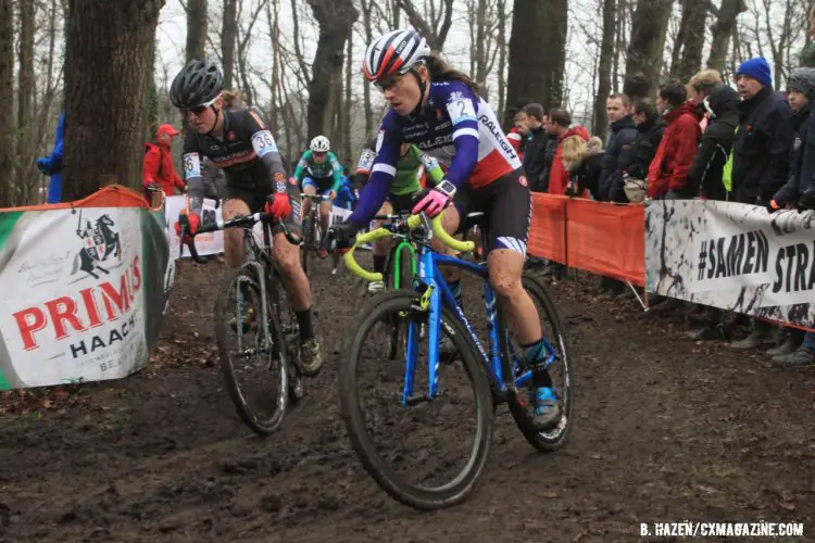 American Amanda Miller takes the inside line against French National Champion Caroline Mani. 2016 World Cup Hoogerheide. © Bart Hazen