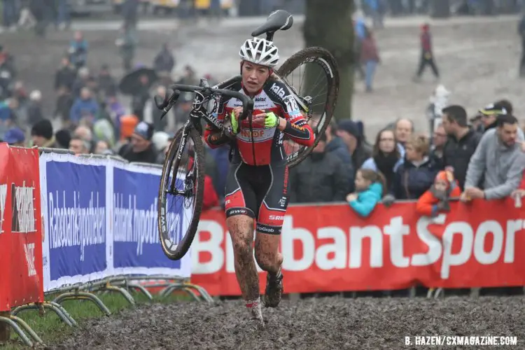 Sophie de Boer ran when needed to preserve her significant lead. © Bart Hazen