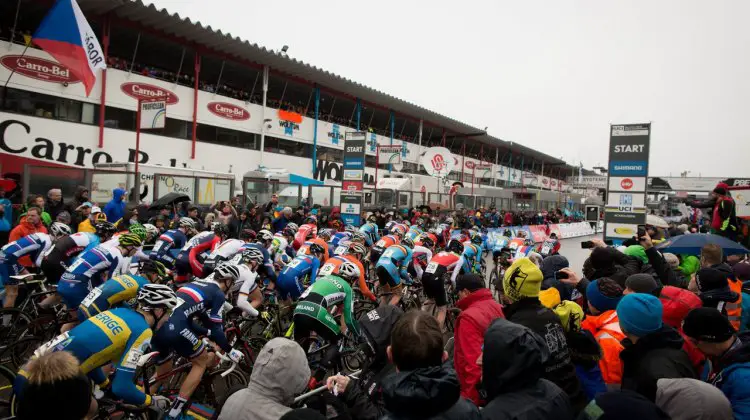 The start of the penultimate race of the weekend: the U23 men. © Pieter Van Hoorebeke / Cyclocross Magazine