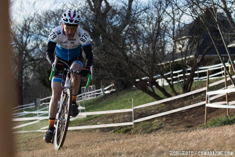 Power from John Elgart on his way to 2nd place. © R. Riott / Cyclocross Magazine
