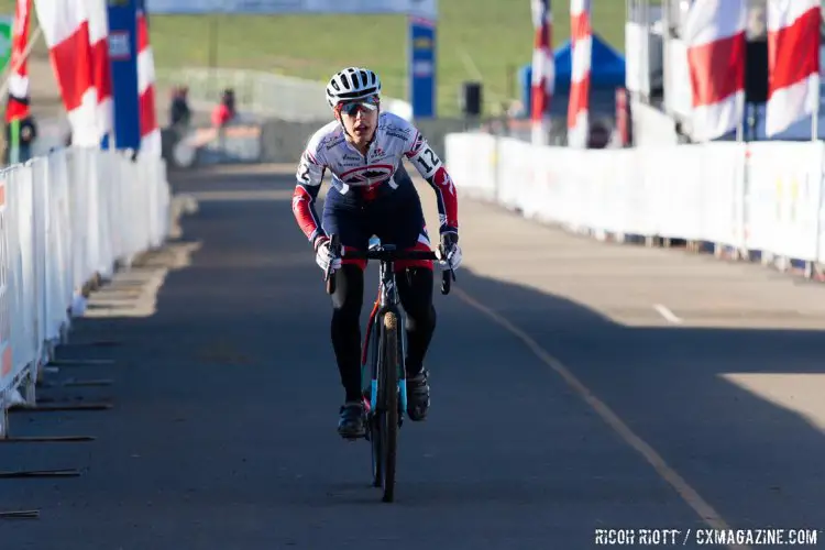 With a respectable gap behind her, Melinda McCutcheon still powered the flat straights. © R. Riott / Cyclocross Magazine