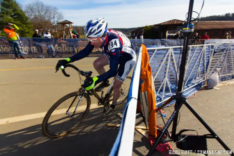 Root enters the last lap. © R. Riott / Cyclocross Magazine