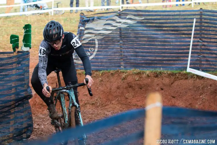 Casey Hildebrandt negotiates a turn on the descent
