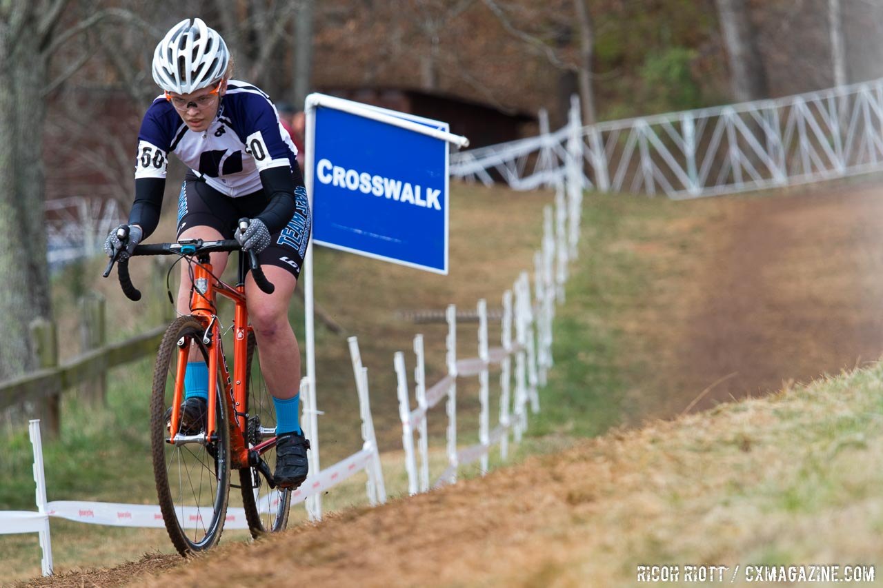 Clara Honsinger holding her lead into the Ingles climb