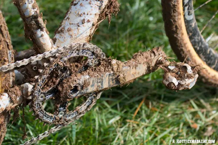 Cannondale Hollowgram cranks adorn Gomez Villafane's bike. At Nationals she used a 38 tooth RaceFace narrowwide ring as well as Shimano XT pedals. 2016 Cyclocross National Championships. © R. Riott/Cyclocross Magazine