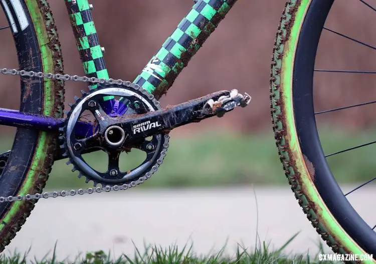 The 170mm Sram Rival cranks are fitted with a 38t Sram narrow wide chainring that works to keep the chain in place over the bumps and bobbles of a ‘cross course. © Cyclocross Magazine