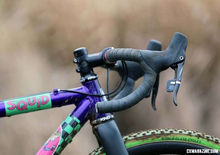 The bars are wrapped in Arunde Gecko Grip bar tape to offer vibration dampening and tackiness. The short Syntace stem brings the bars closer to give Thompson a better fit. © Cyclocross Magazine