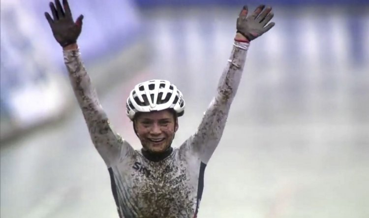 Brit Evie Richards took the first-ever Women's Youth Cyclocross World Championship. 