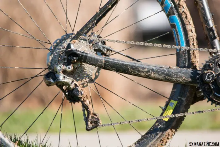 A closer shot of the electronic XTR di2 rear derailleur mated with R785 STI levers. Notice the custom cable support for a demanding course. 2016 Cyclocross Nationals. © Cyclocross Magazine