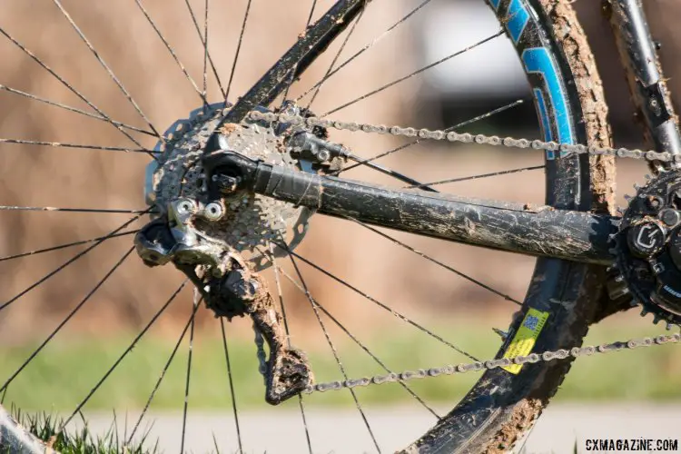 A closer shot of the electornic XTR di2 rear derailleur mated with R785 STI levers. Notice the custom cable support for a demanding course. 2016 Cyclocross Nationals. © Cyclocross Magazine