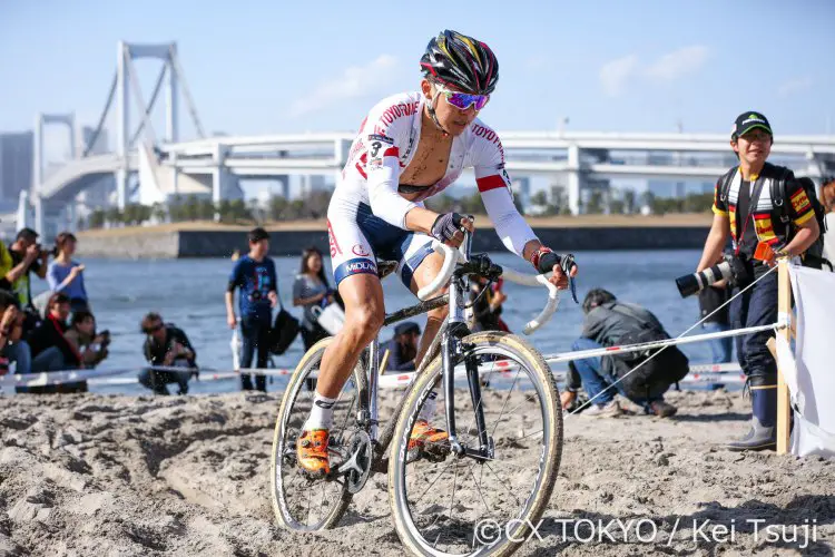 Yu Takenouchi threatend to take the win for much of the race. 2016 Cyclocross Toko © Kei Tsuji