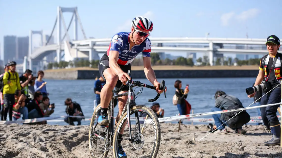 High temperatures seemed to effect Jeremy Powers during the first half of the race. 2016 Cyclocross Toko © Kei Tsuji