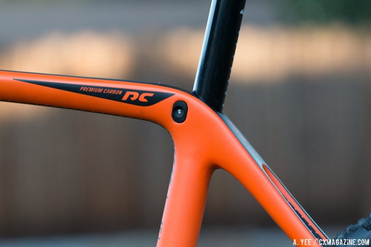 The KTM Canic CXC cyclocross bike featured the clean lines of a hidden seat post binding bolt, and a continuous curve from the top tube to seat stays. © A. Yee / Cyclocross Magazine