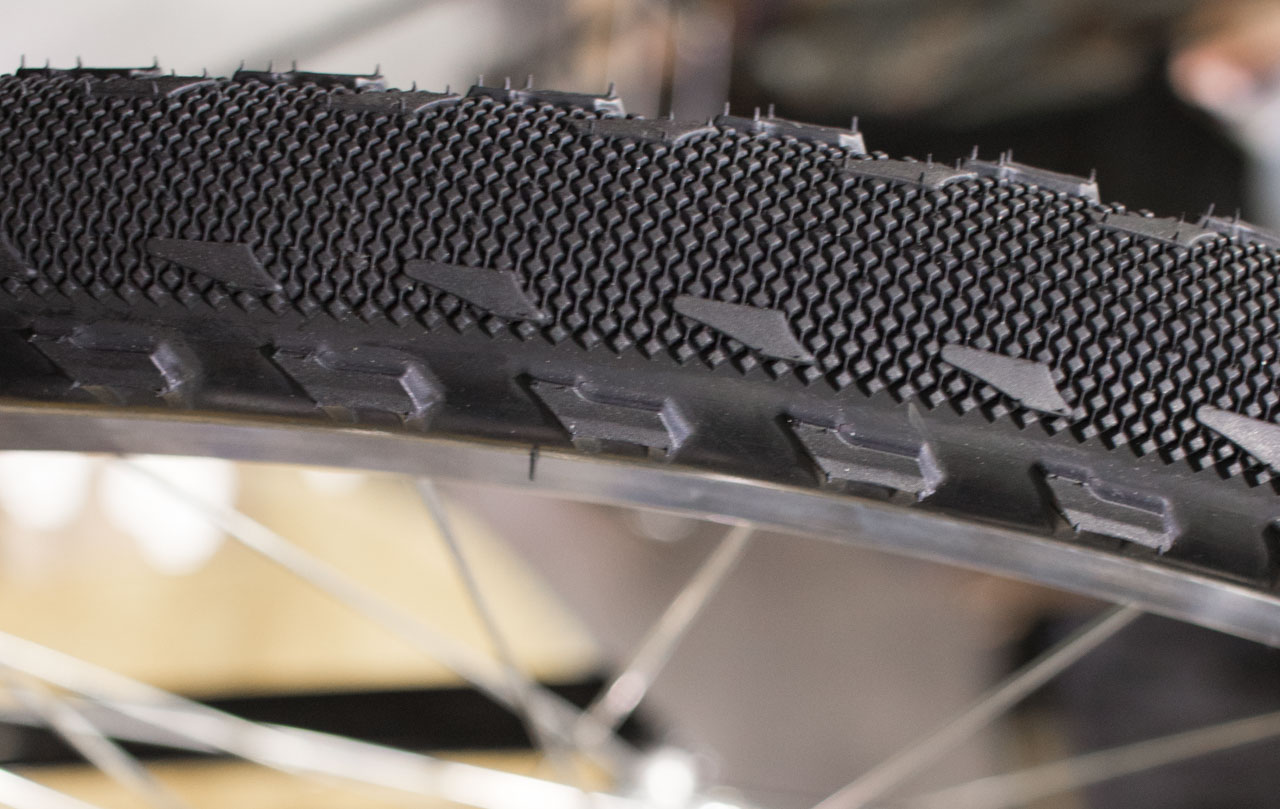 28c gravel tire