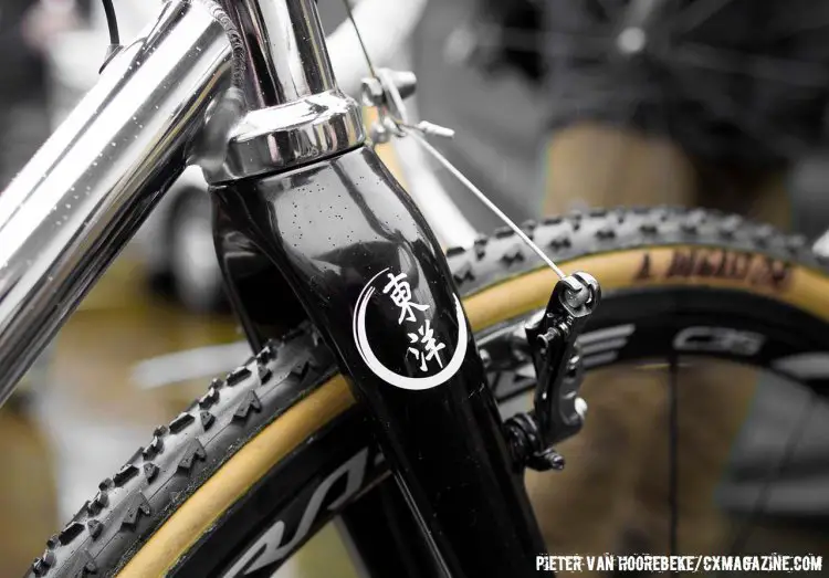 Despite the Toyo logo, the fork is actually made by Graphite Designs. © Cyclocross Magazine