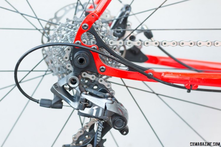 Paragon thru-axle Polydrop dropouts add to the Grimers' versatility. © Cyclocross Magazine