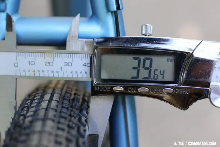 Our 40mm test tires measured out to 39.64mm when mounted on ROL Wheels' C35 Disc carbon rims, which have a 17.5mm internal width. © Andrew Yee / Cyclocross Magazine