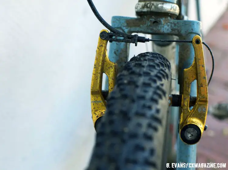 The 85mm brake arms offer substantial mud clearance around the tire. However, like other mini-v brakes the pad and pad-holder run very close to the rim, allowing for easy gunk buildup. © G. Evans/Cyclocross Magazine