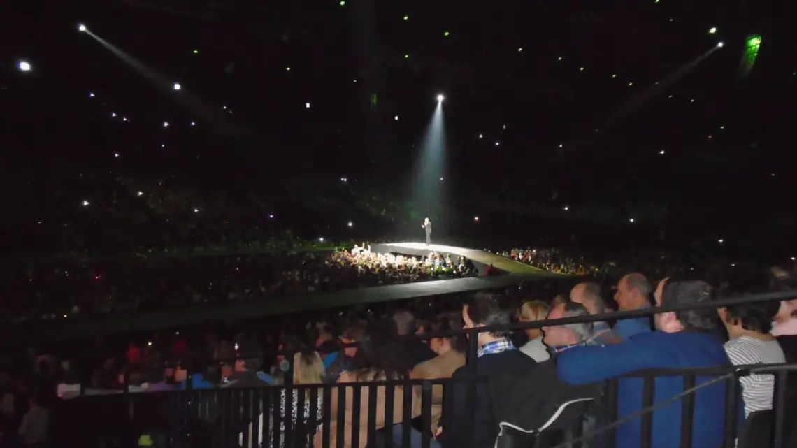 Sven Nys addresses the massive crowd. Merci Sven. © Cristine Vardaros / Cyclocross Magazine