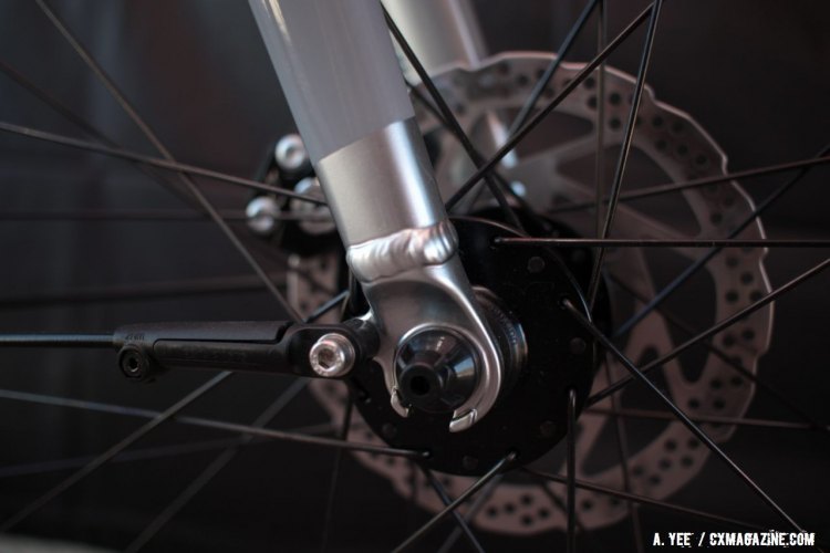 The Focus Mares Commuter fork features a quick release front axle and fender mounts. © Andrew Yee / Cyclocross Magazine